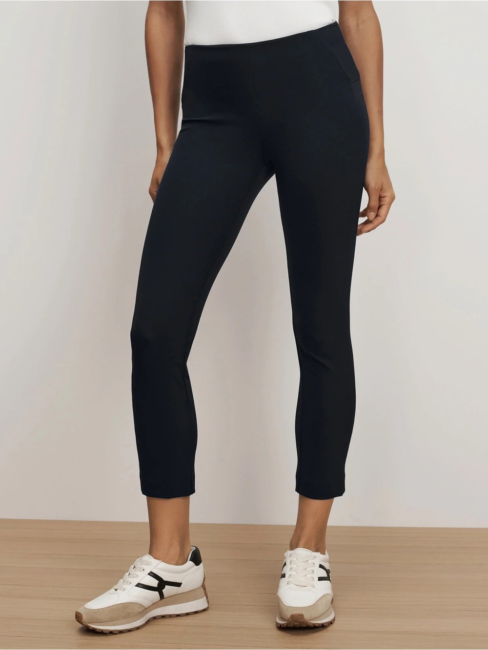 Veronica Beard Black Scuba Cropped Pants Size 6 | Stretch Slim-Fit Ankle Pants